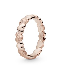 Heart ring in diamond-pointed Pandora Rose