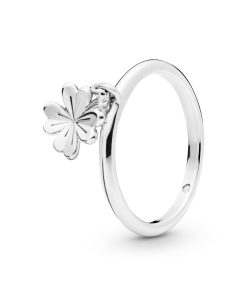 Dangling clover silver ring