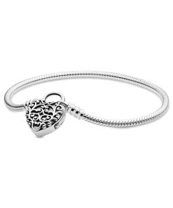 Snake chain silver bracelet and regal pattern heart padlock clasp
