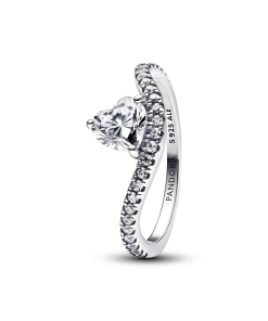 Wavy Pavé Heart Ring