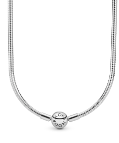 Silver necklace with round clasp